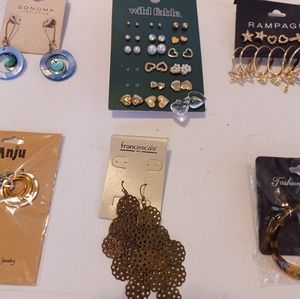 Lot of earrings
